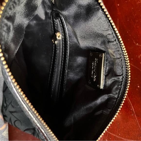 Simply Vera by VERA WANG Black Fabric Signature Clutch Wristlet Evening Bag - Picture 3 of 7